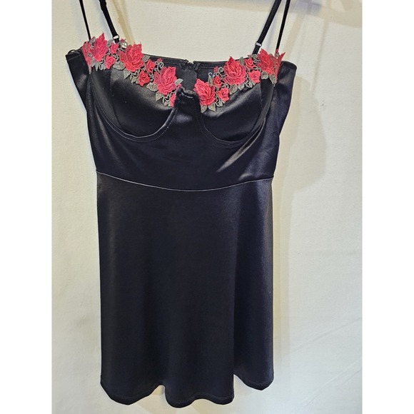 Windsor Black With Roses Satin Dress - Picture 3 of 8